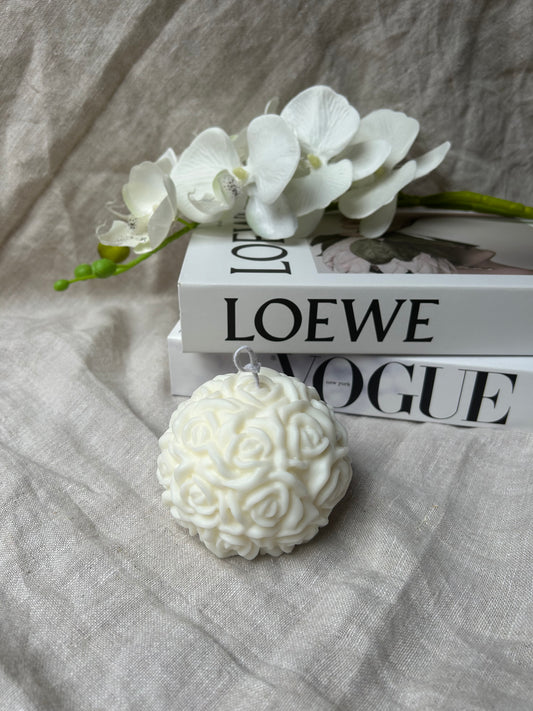 Vela Decorativa Redonda con Rosas – Elegancia Floral Artesanal