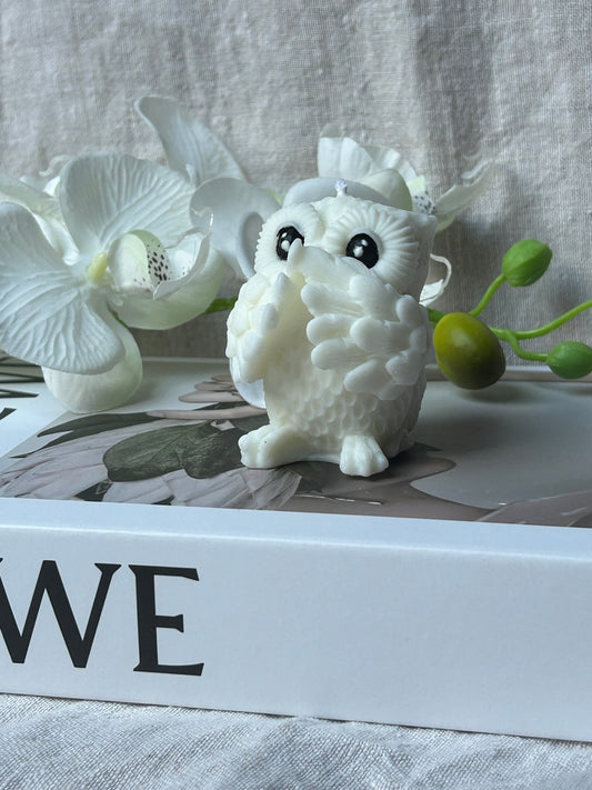 Vela Decorativa en Forma de Búho – Sabiduría Artesanal